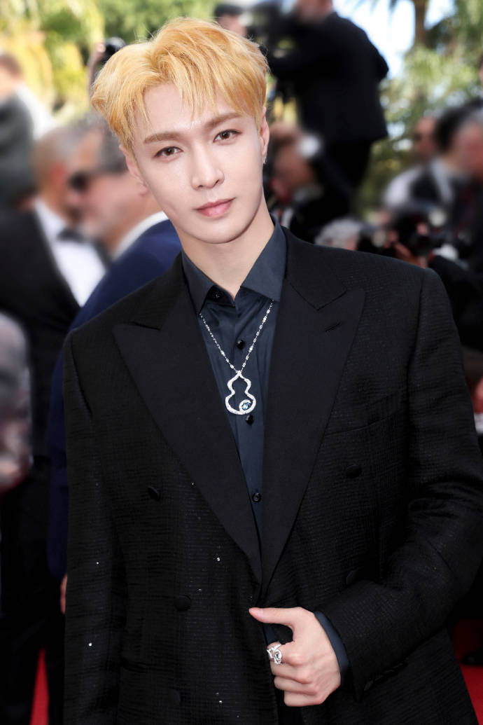 #张艺兴戛纳行待遇#我癫呐！真的有被惊到啊！张艺兴戛纳行国际影响力up！不仅是晚