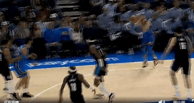 都欺负杨瀚森，杨瀚森身手太迟了，卡鲁索都投出去了，无效干扰




杨瀚森登场面