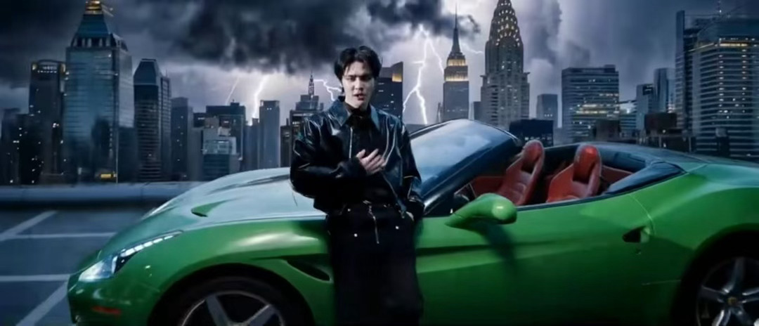 姚琛钱锟合作曲姚琛钱锟合作曲MV强强联手舞台超绝，两人声线完美融合，MV镜头语言