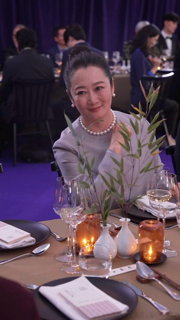 赵涛李庚希戚薇戛纳同框🔆解锁戛纳绝美合照，三位女星风格差异化十足，美感互不冲突