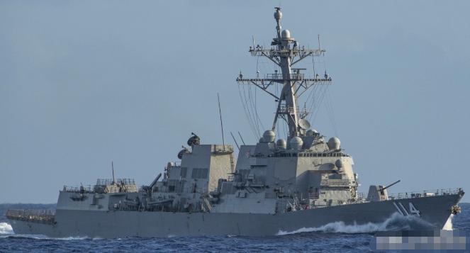 美国驱逐舰想跑，结果没有跑成，趁着伊朗和美国谈判期间，一艘美国驱逐舰，从阿联酋起