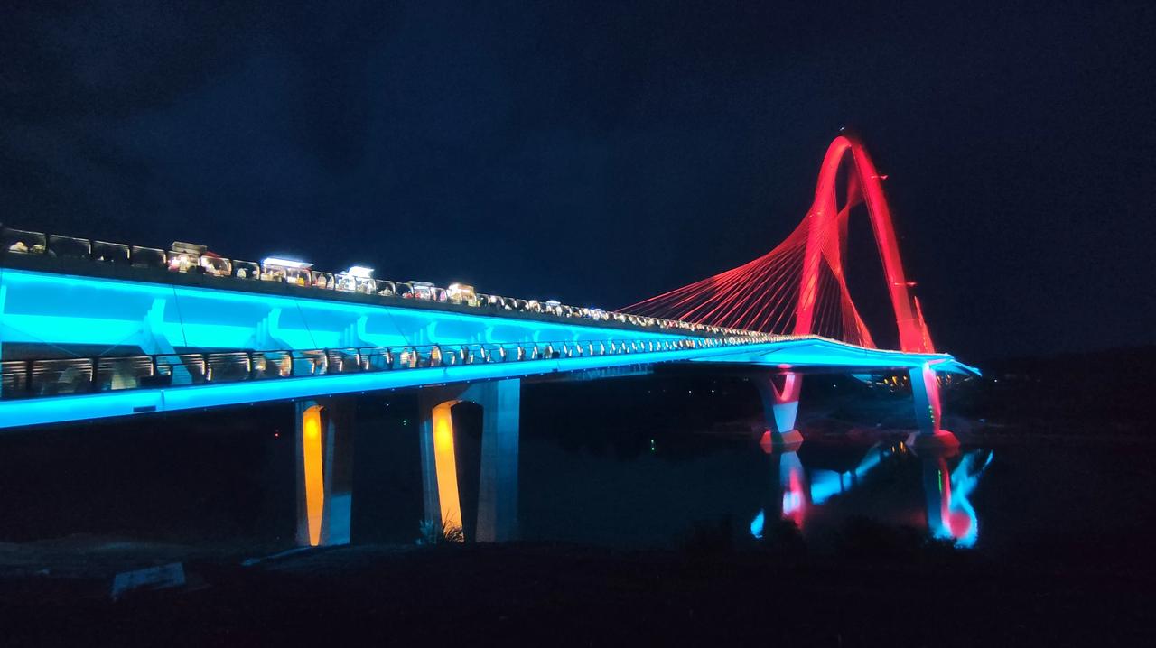 夏日生活打卡季中国的基建狂魔们的又一个杰作～沱江特大桥！为祖国的强大点赞！公园水