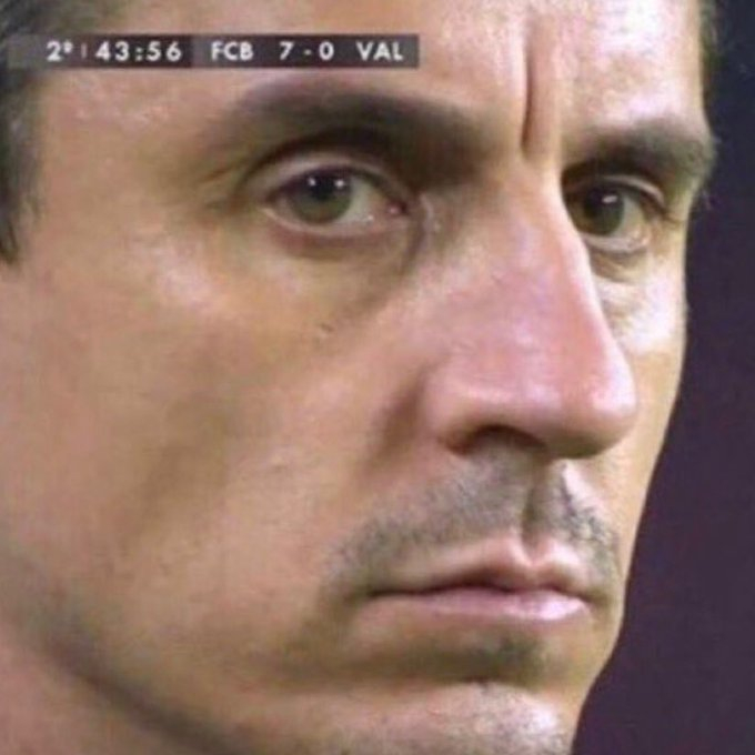 10年前的今天，加里·内维尔执教的巴伦西亚队以0-7惨败给巴塞罗那队。内维尔曾在