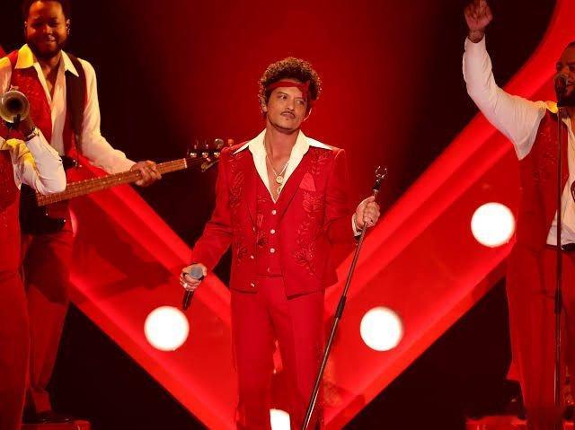 火星哥已还清赌债 火星哥Bruno Mars在拉斯维加斯“The Romanti