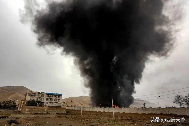 美国若真炸了伊朗的“石油岛”，估计伊朗的反击可能就再也没任何的顾忌了，美国在中东