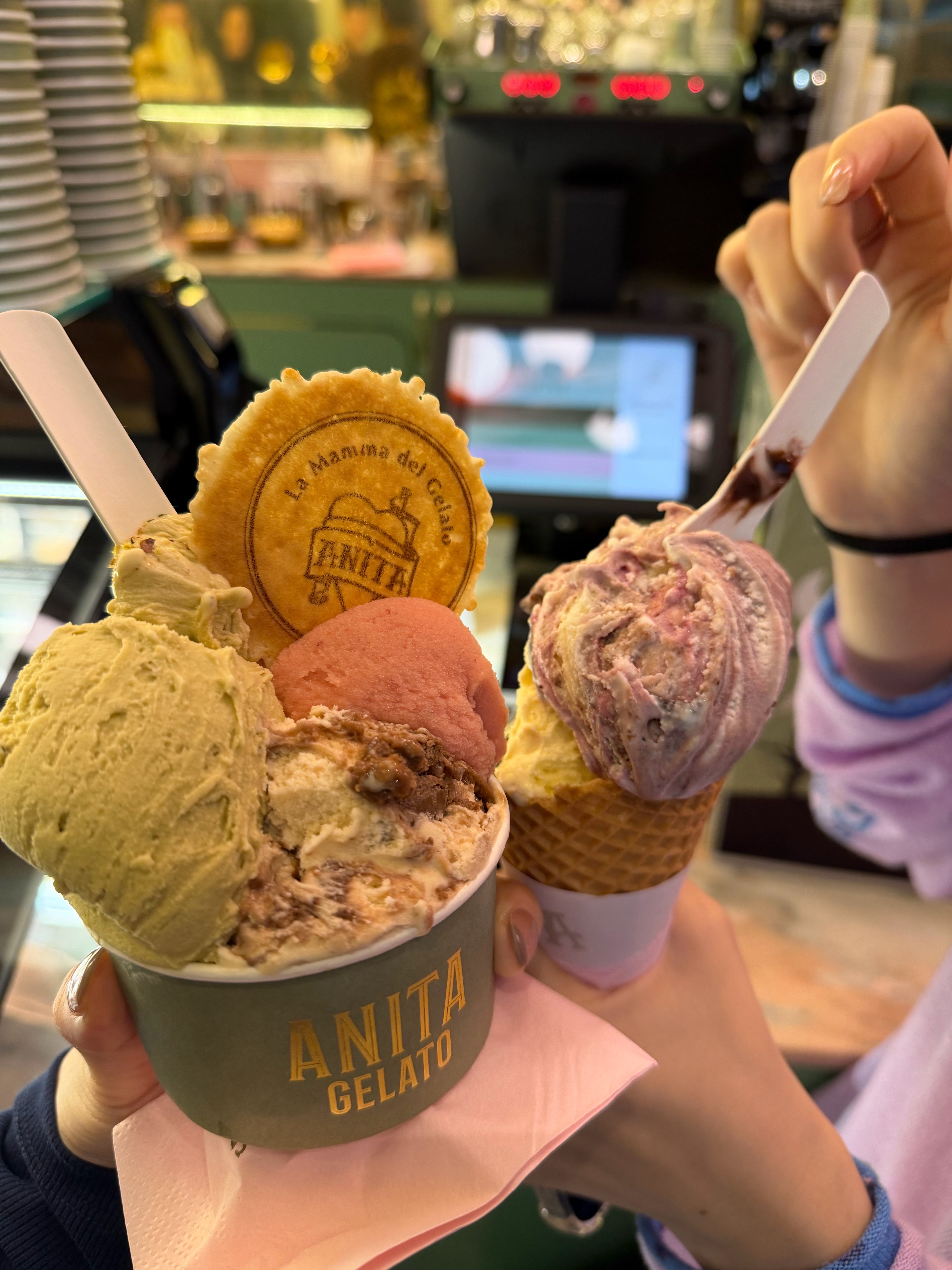 251031泡泡更新摸脸一下 ​​​