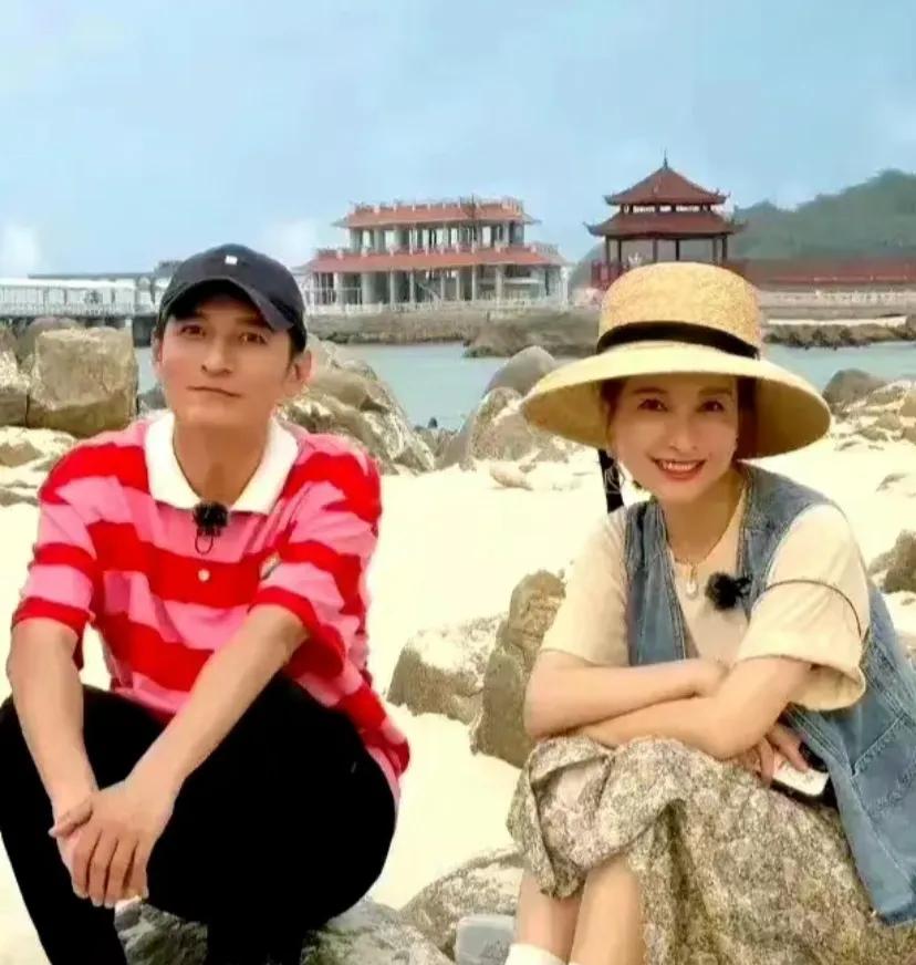 吴昕和李维嘉近日参加《家务优等生》综艺节目，将李维嘉的独居生活记录下来。在节目中