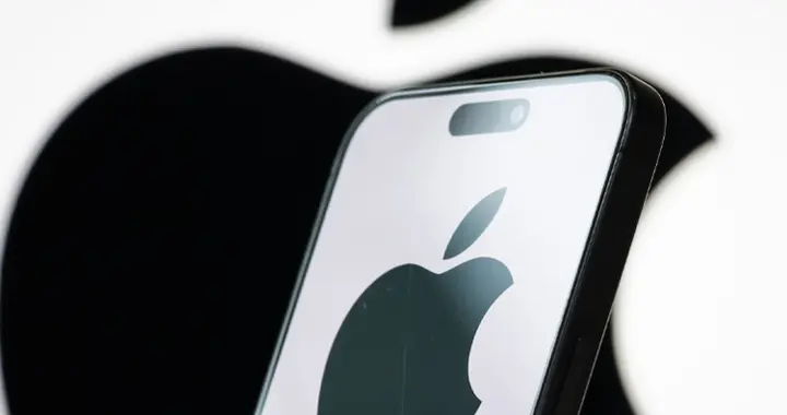 苹果双线发力Siri升级！曝每年要砸70亿抱谷歌大腿，还要死磕自研