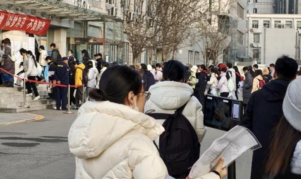 国考结束了，370多万人竞争不到4万个岗位，压力可想而知，这简直比高考还要艰难，