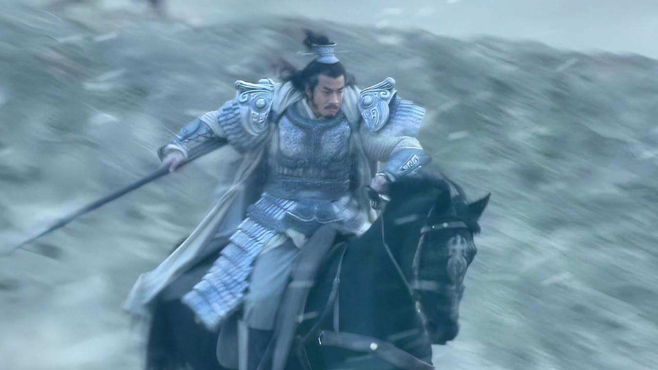 何润东版本的项羽最近好像因为某部剧的将军过于戎装精致，不像打仗的将军，所以又火了