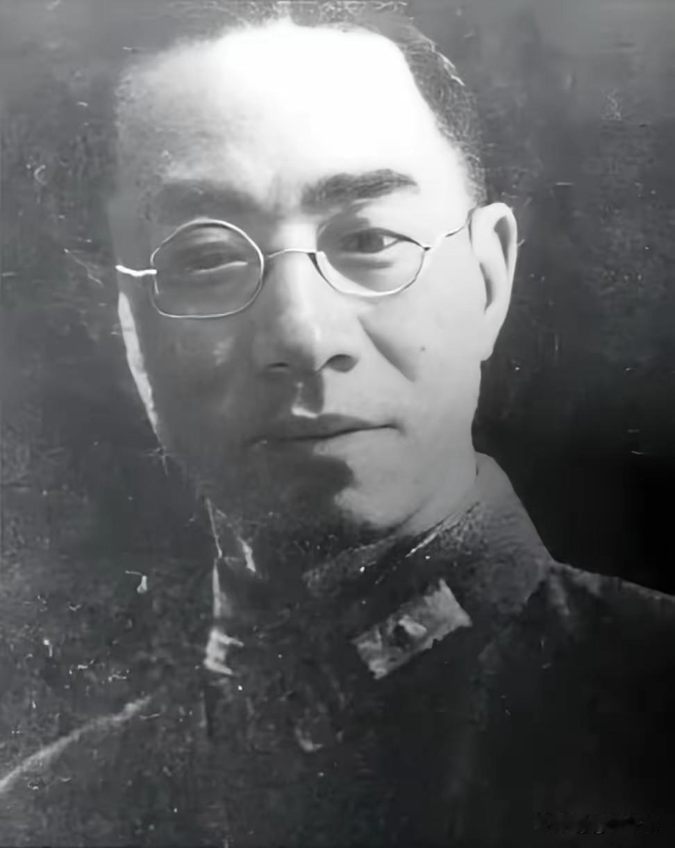 1949年毛人凤下令炸毁北平，新任特务站长假意服从，反手献出7000亿金库起义