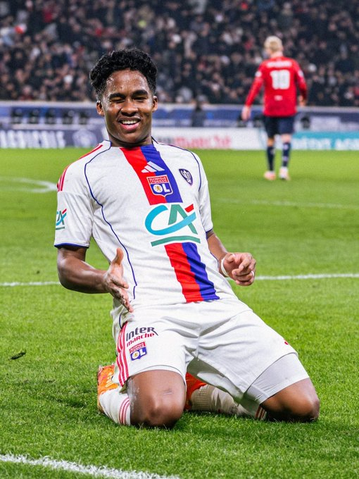 恩德里克在里昂已经完全适应了。他能说葡萄牙语、西班牙语、英语，还会一点法语，适应