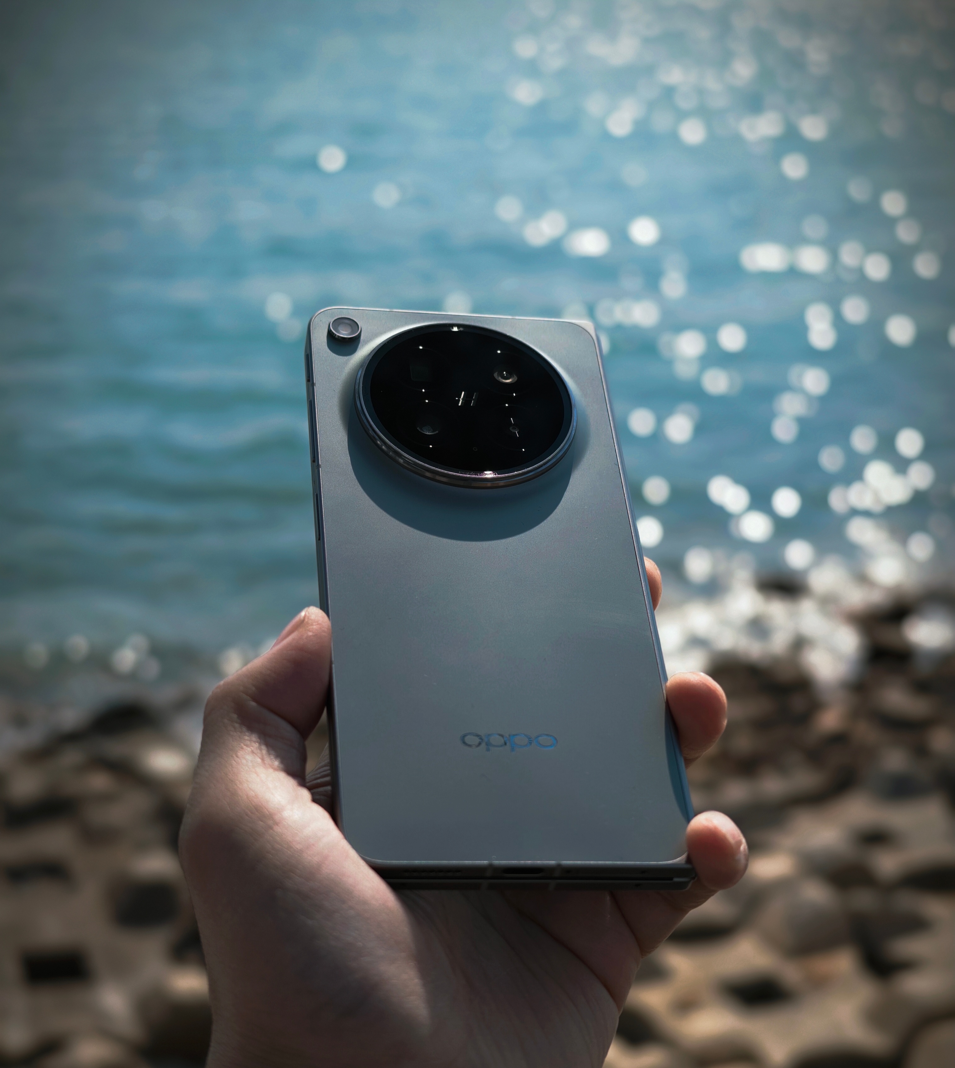 折叠屏哪些升级感知最明显 折叠屏对我来说最大的好处就是可以用平板微信。一个微信可