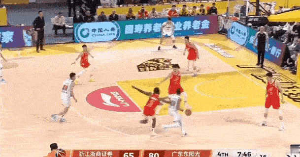 徐杰超远三分再进1个，连得8分…广厦男篮vs广东男篮徐杰hll