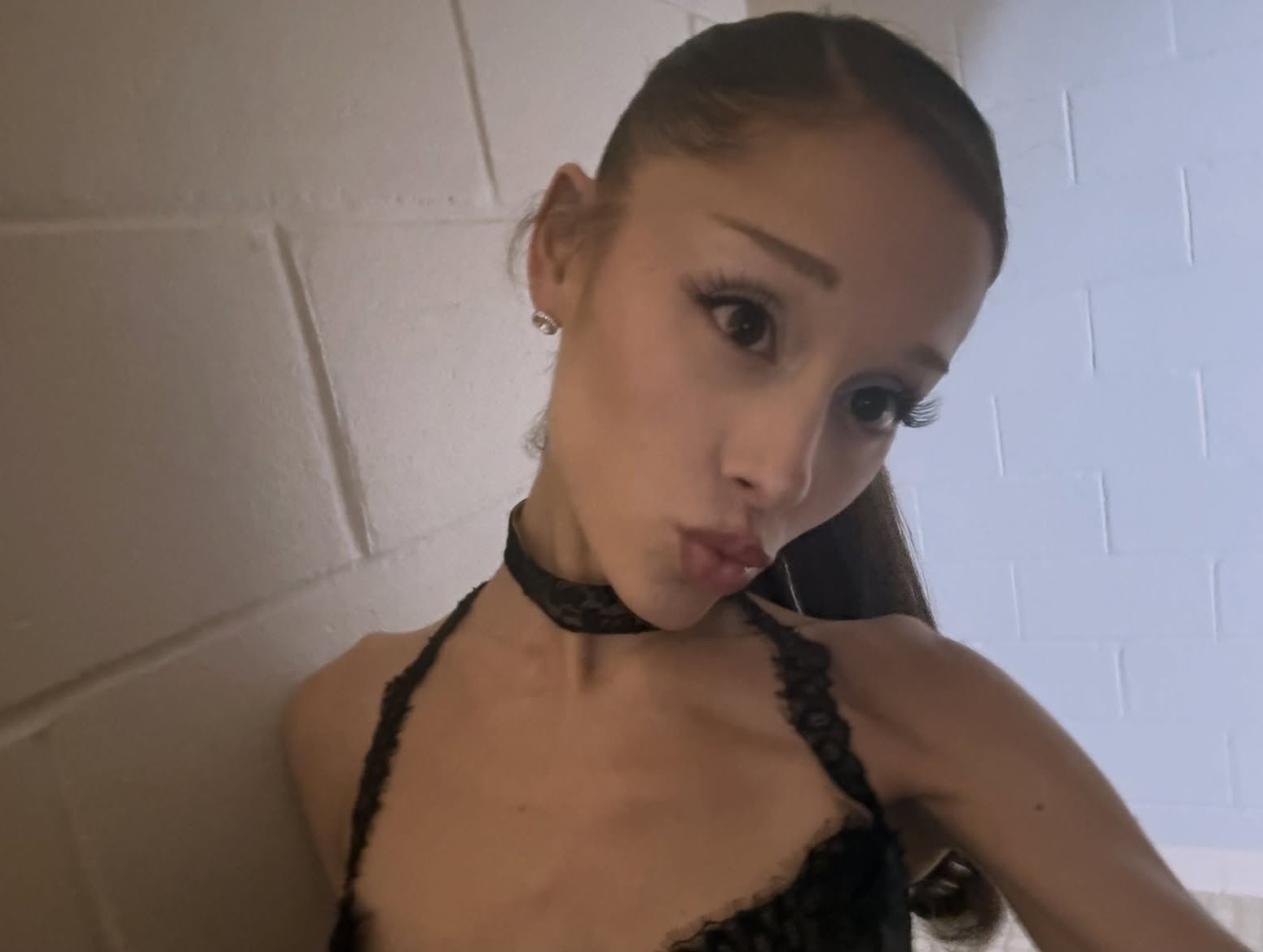 Ariana更新社媒petal seasonArianaGrande