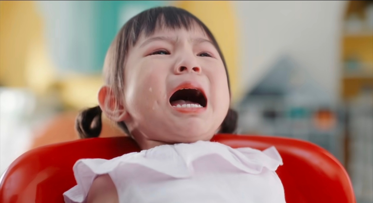 神奇的敕勒川 苏炳添“苏神”是会哄孩子的，这飞一般的速度，只为带给小孩优质的奶粉