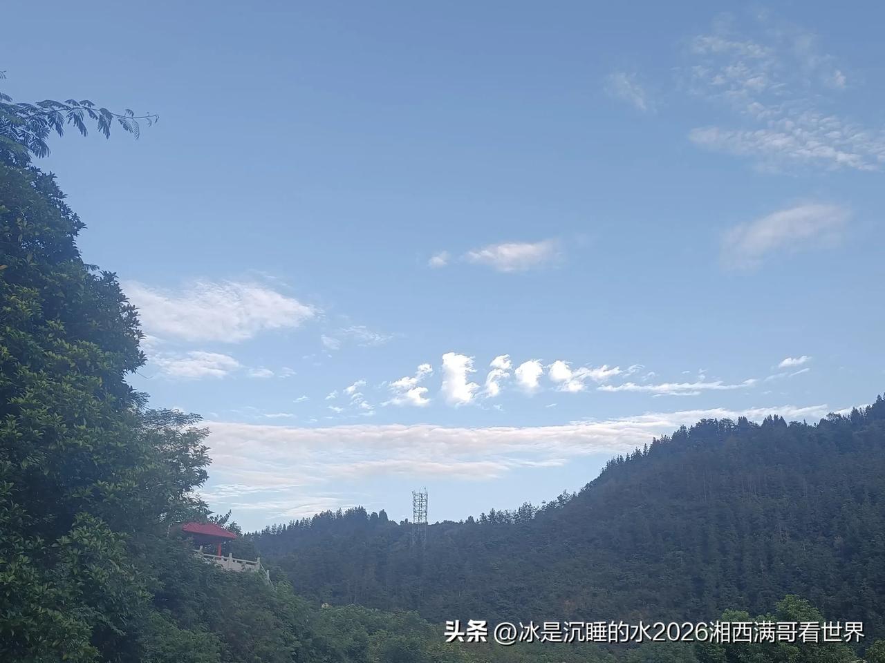 晚霞的红烧云真的很绚丽。