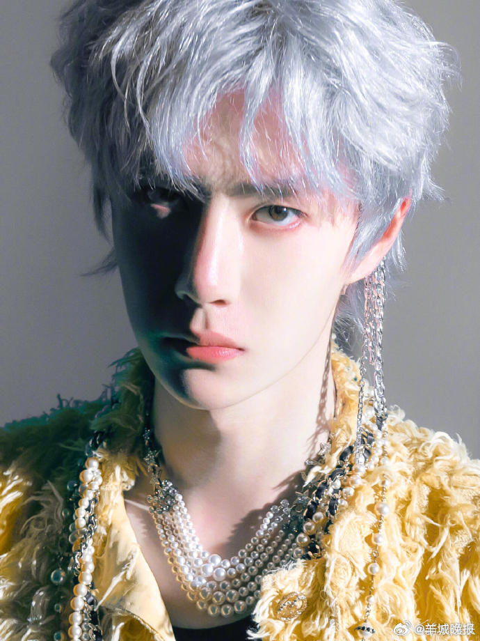 【谁是你心目中的内娱银发撕漫男？】银发一出场，直接打破次元壁！自带破碎感与疏离感