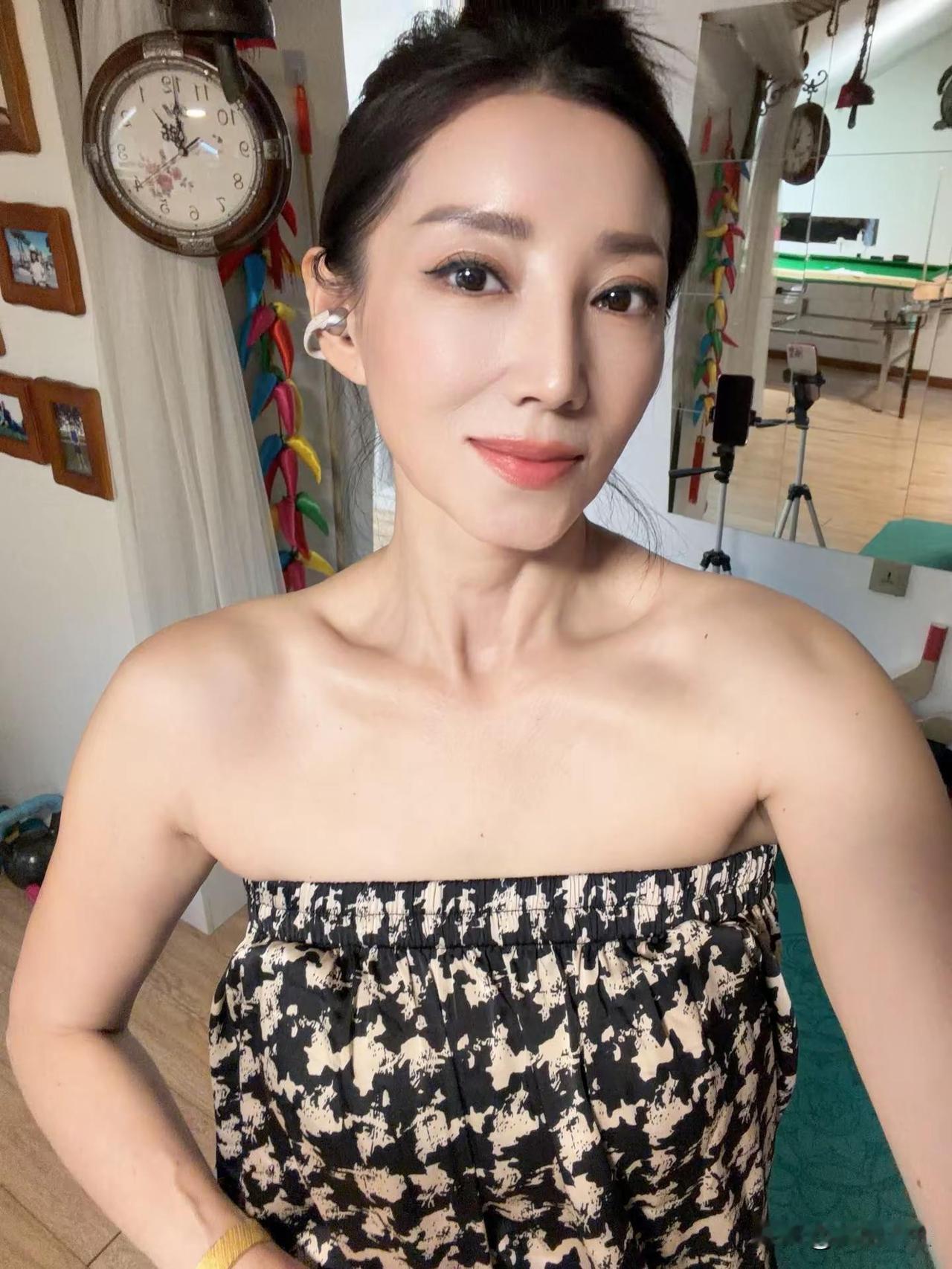 村里溜溜达达
发现一家超级好看的房子🏠
不愧是福清
房子都好漂亮
