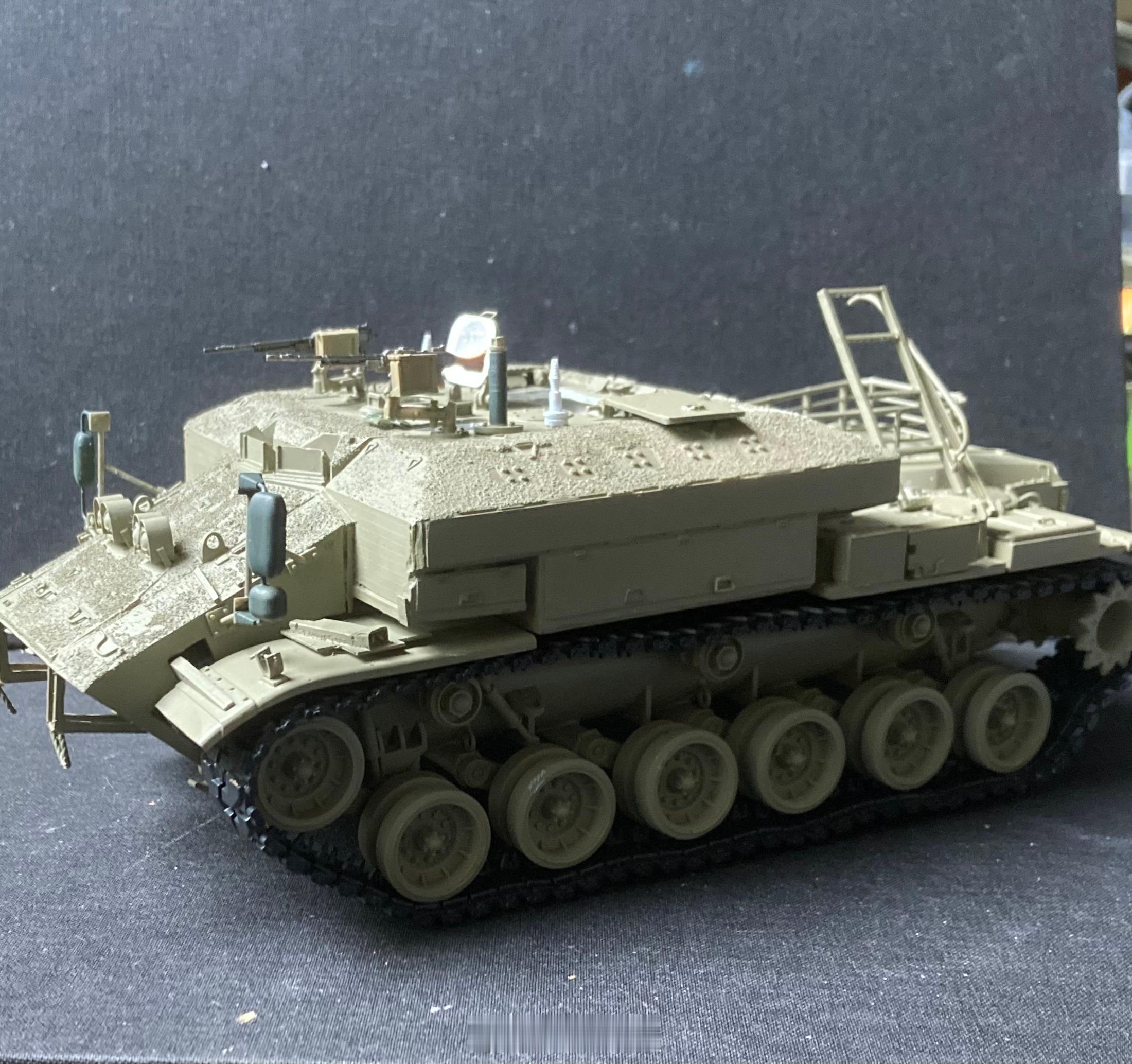 以色列 Nagmachon 重型装甲运兵车原型车，基于 M60 底盘。 ​​​
