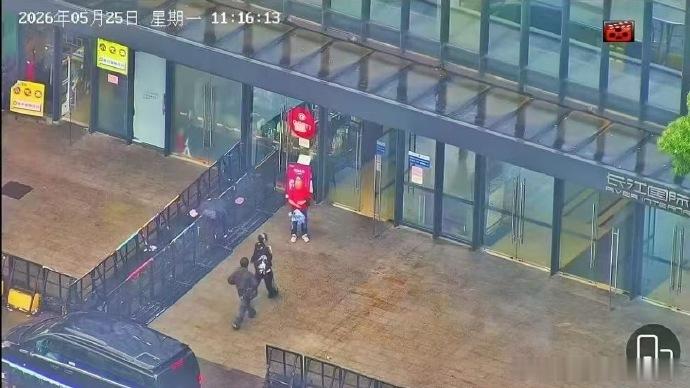 tg 王橹杰张函瑞上班了（但是楼下没粉丝