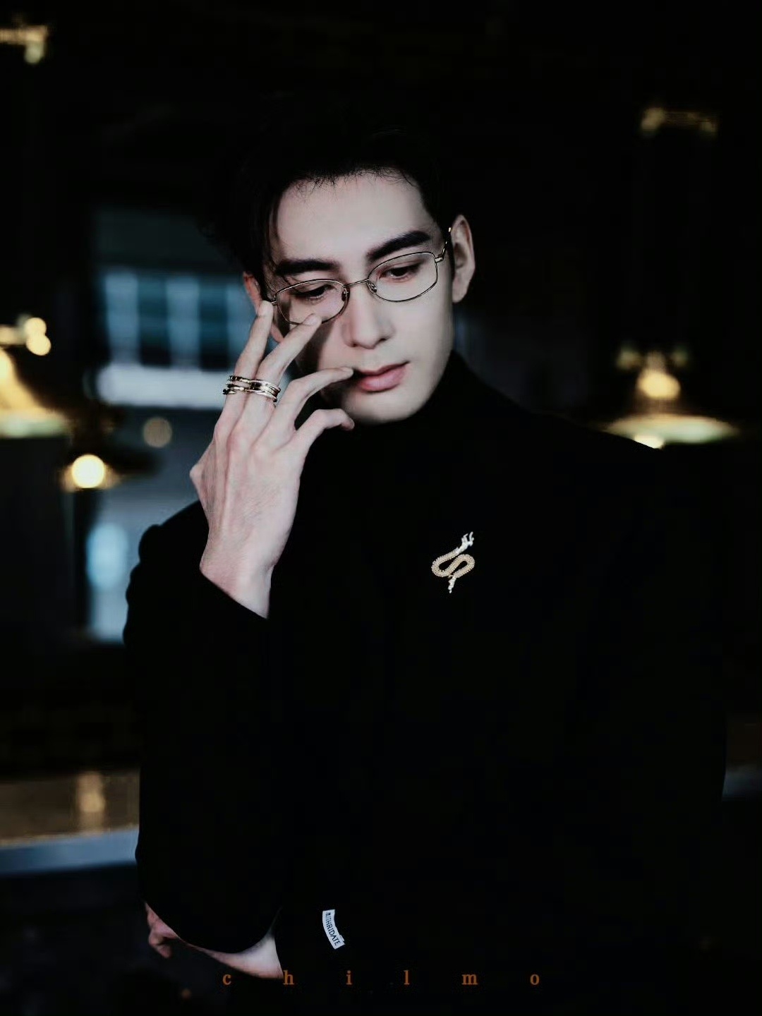 陈星旭斯文表皮下的阴湿疯批陈星旭就这个阴湿腹黑感对味儿陈星旭最新杂志大片，一点开