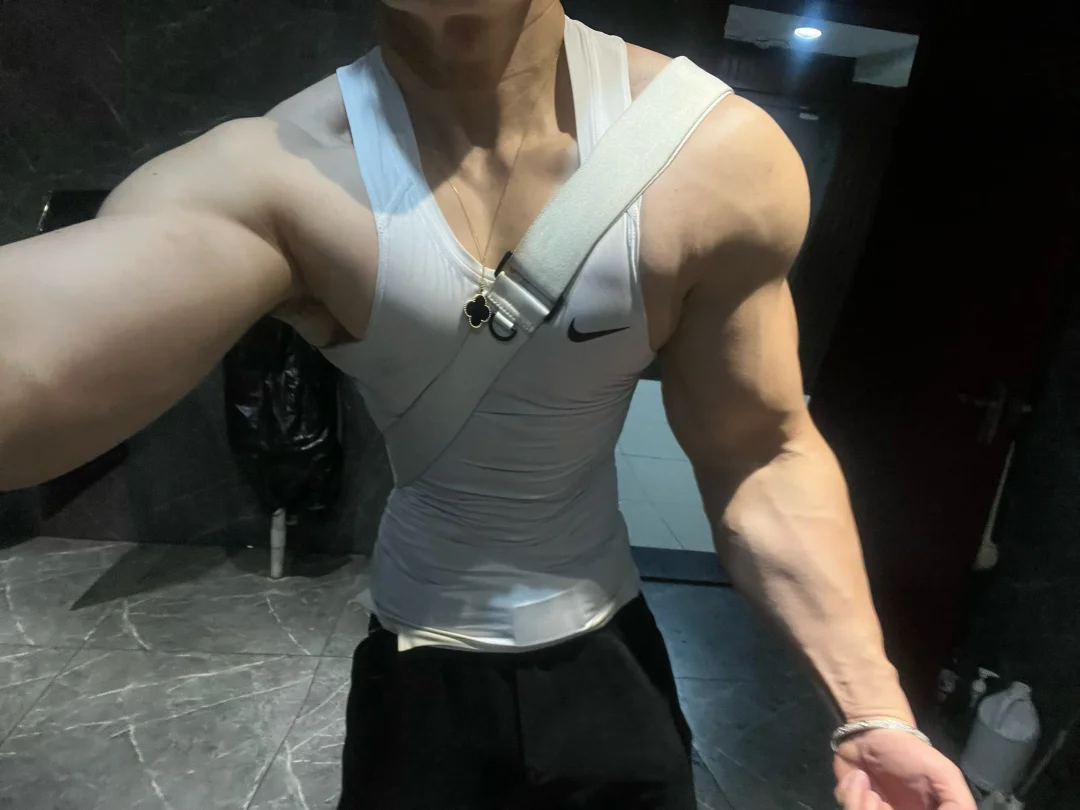大胳贝