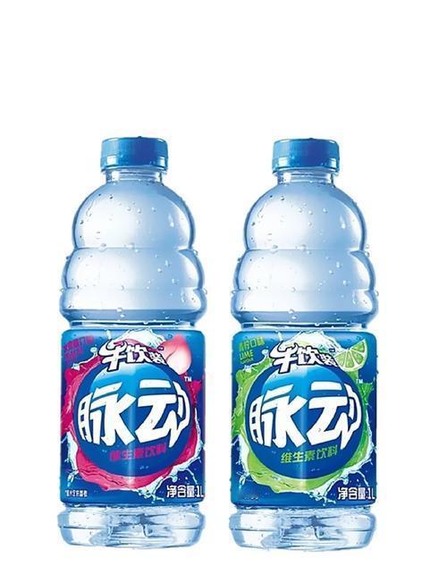 有毒液体不要装入饮料瓶后放在客厅歺桌上，以防危及生命！
近来有媒体报道说，某地因