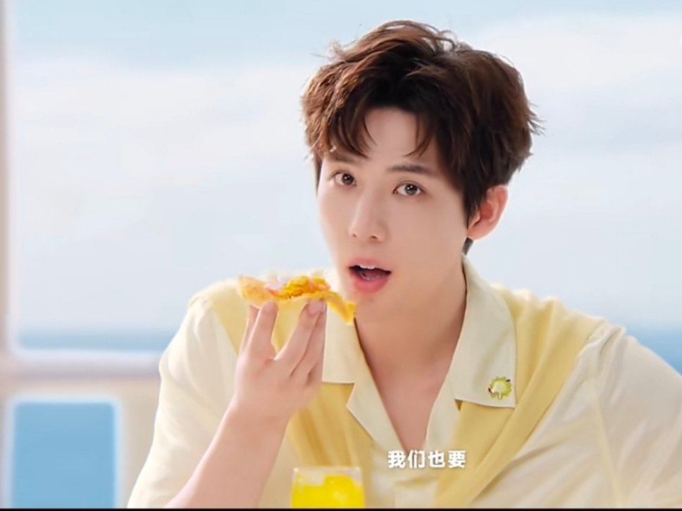 王安宇 炙热青春，美味开挂！恭喜成为品牌代言人！当少年感爆棚的演技派遇上拉丝满满