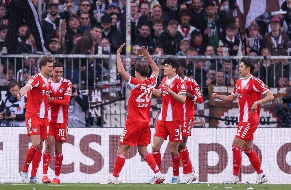 这就是全欧最强火力吗？有点恐怖啊！
拜仁在雪藏了凯恩和迪亚斯的情况下，仍然客场5