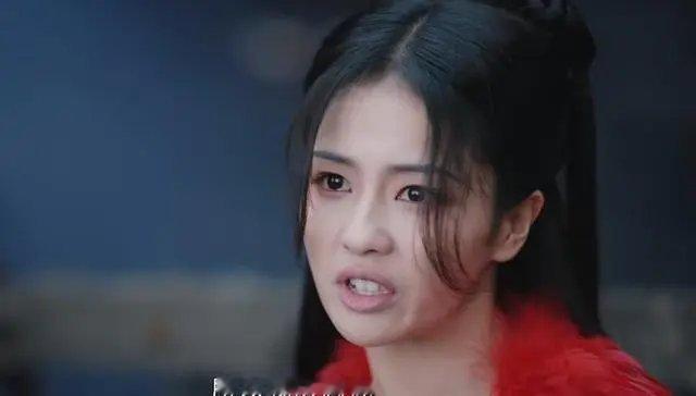 白鹿的牙齿感觉下一秒就要吃掉我了 ​​​