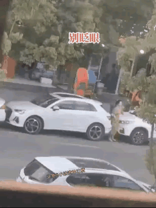 谁说女司机不行，我就要露一手给你看看！[我想静静][我想静静][我想静静]