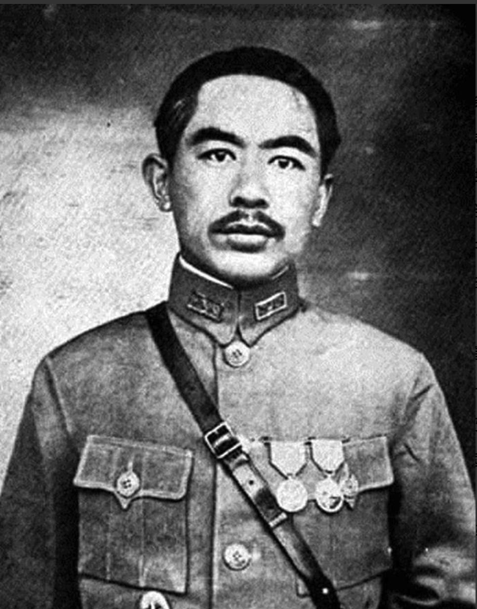 1949年，盛世才逃台后，岳父一家11口被灭门，墙上血书八字：“十年冤仇，一夜报