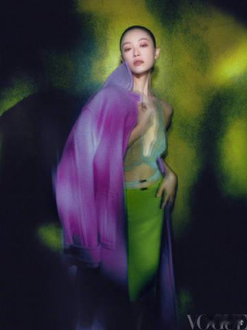 倪妮不参加VOGUE盛典 听闻倪妮因在剧组忙拍戏不能参加VOGUE盛典，心情一下
