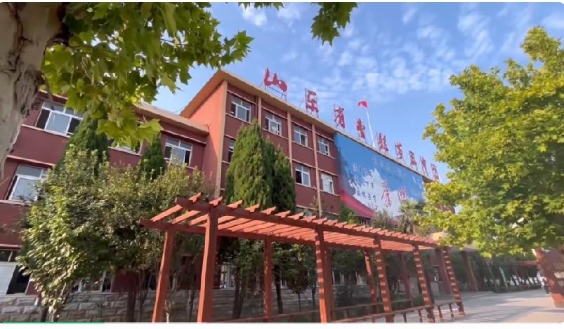 曹县第三中学第42个教师节致辞

全体教职工、家长和社会各界朋友们：      