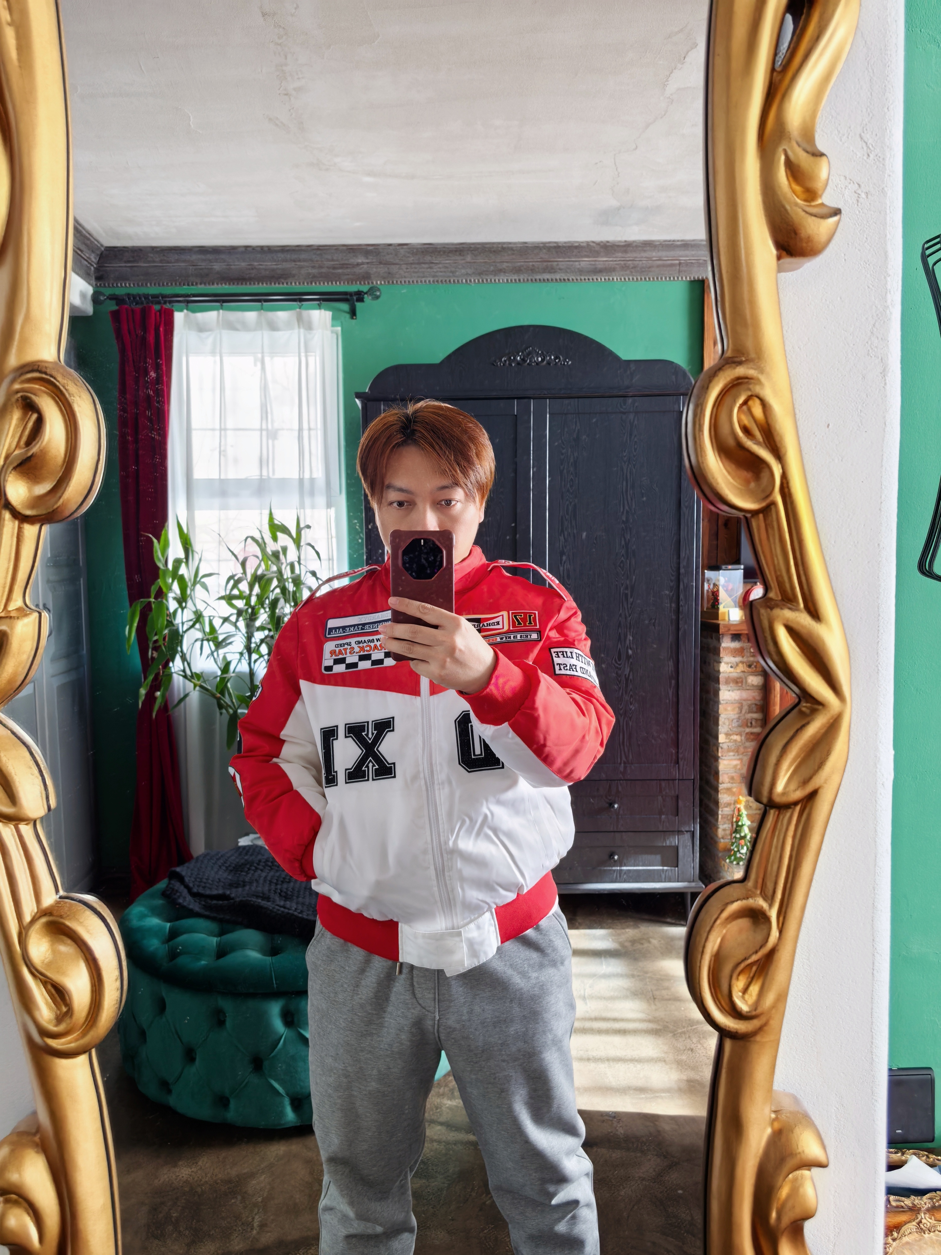 新买了件羽绒服，非常适合我这个汽车博主… 