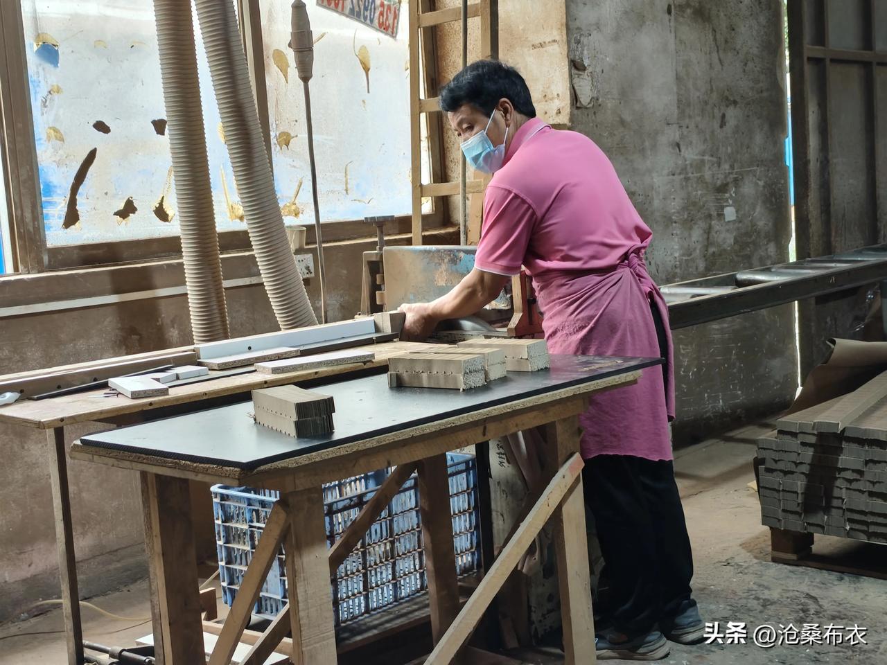 经理：你是员工，你只管干活，调机、算产量是主管的事。