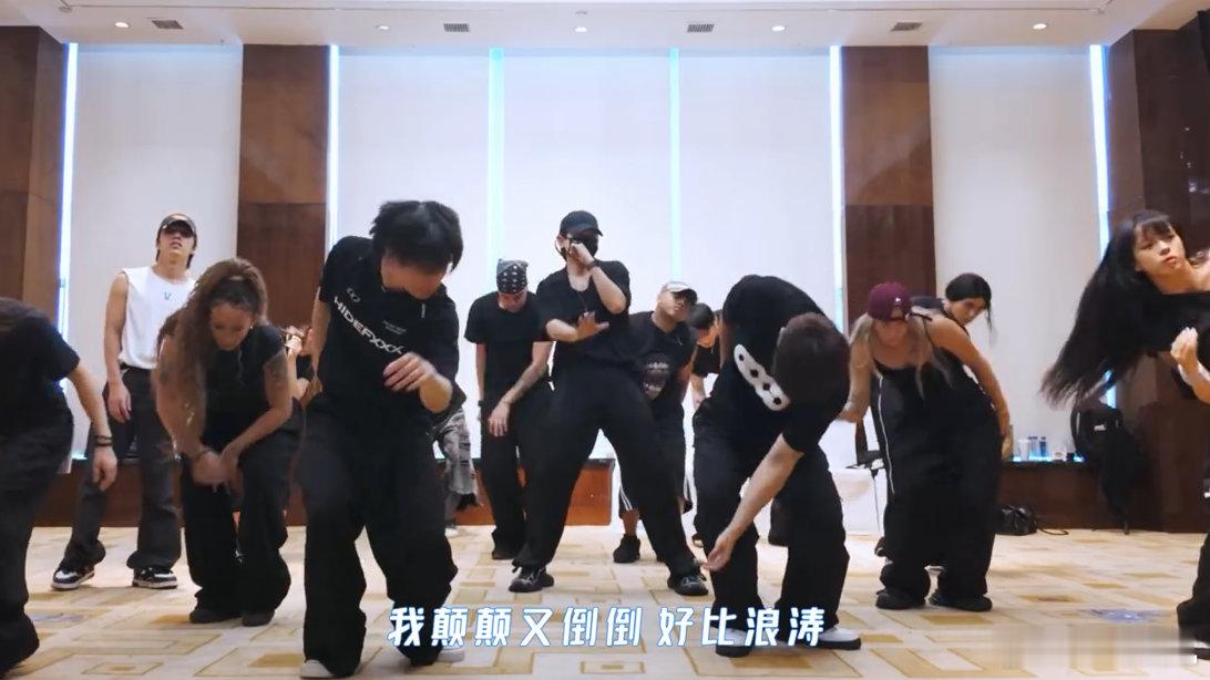 张杰成龙国际电影周闭幕式vlog 张杰解锁新舞台 张杰新音综录制看完幕后vlog