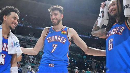 周六篮球        305NBA：马刺VS雷霆马刺在本轮系列赛中展现出极强的