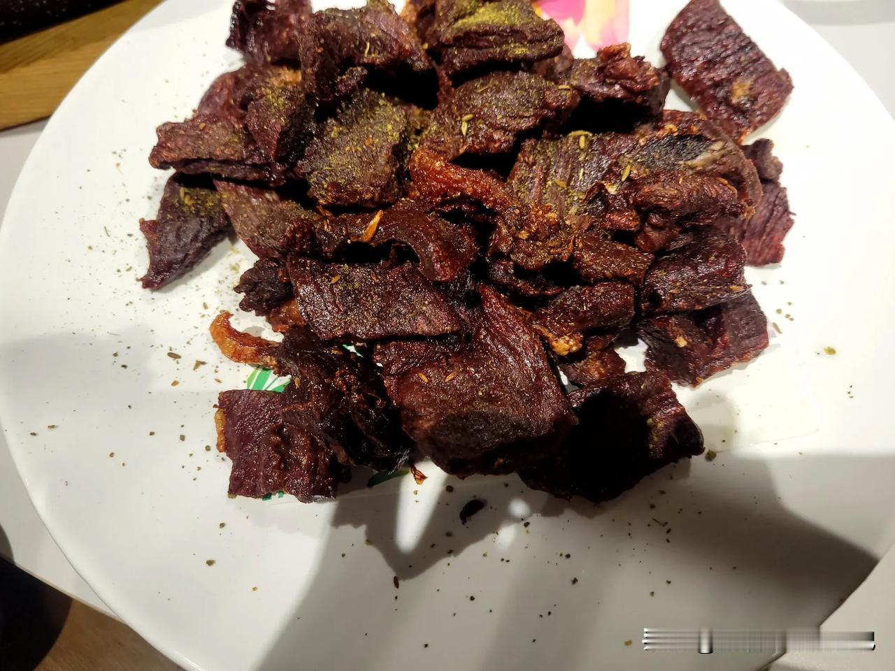 上周六那天中午，我们娘家家族在老家一家饭店聚餐，没想到周日晚上，一个家族就餐人中