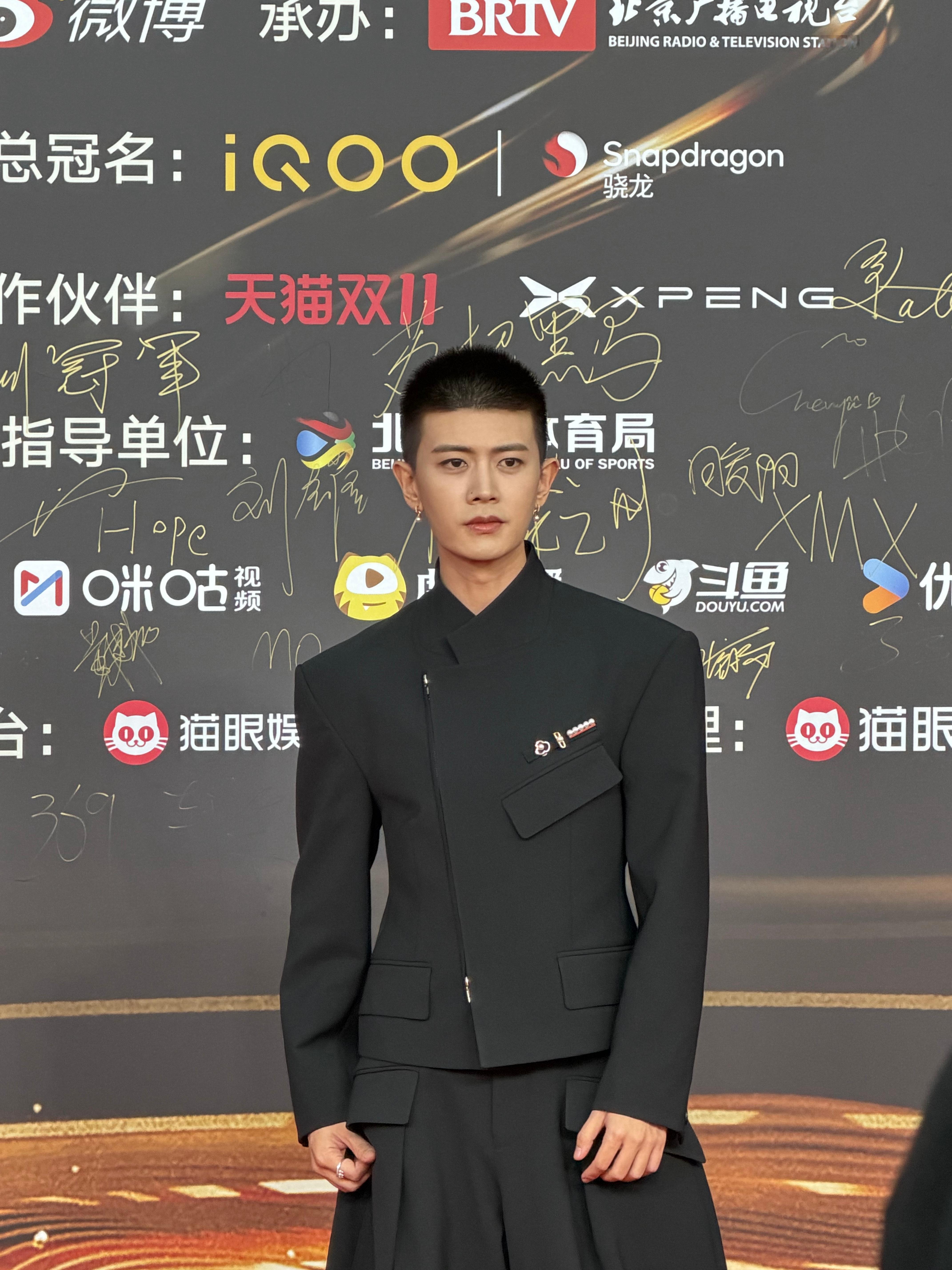 任嘉伦也太帅了吧，干净利落的感觉拉满了