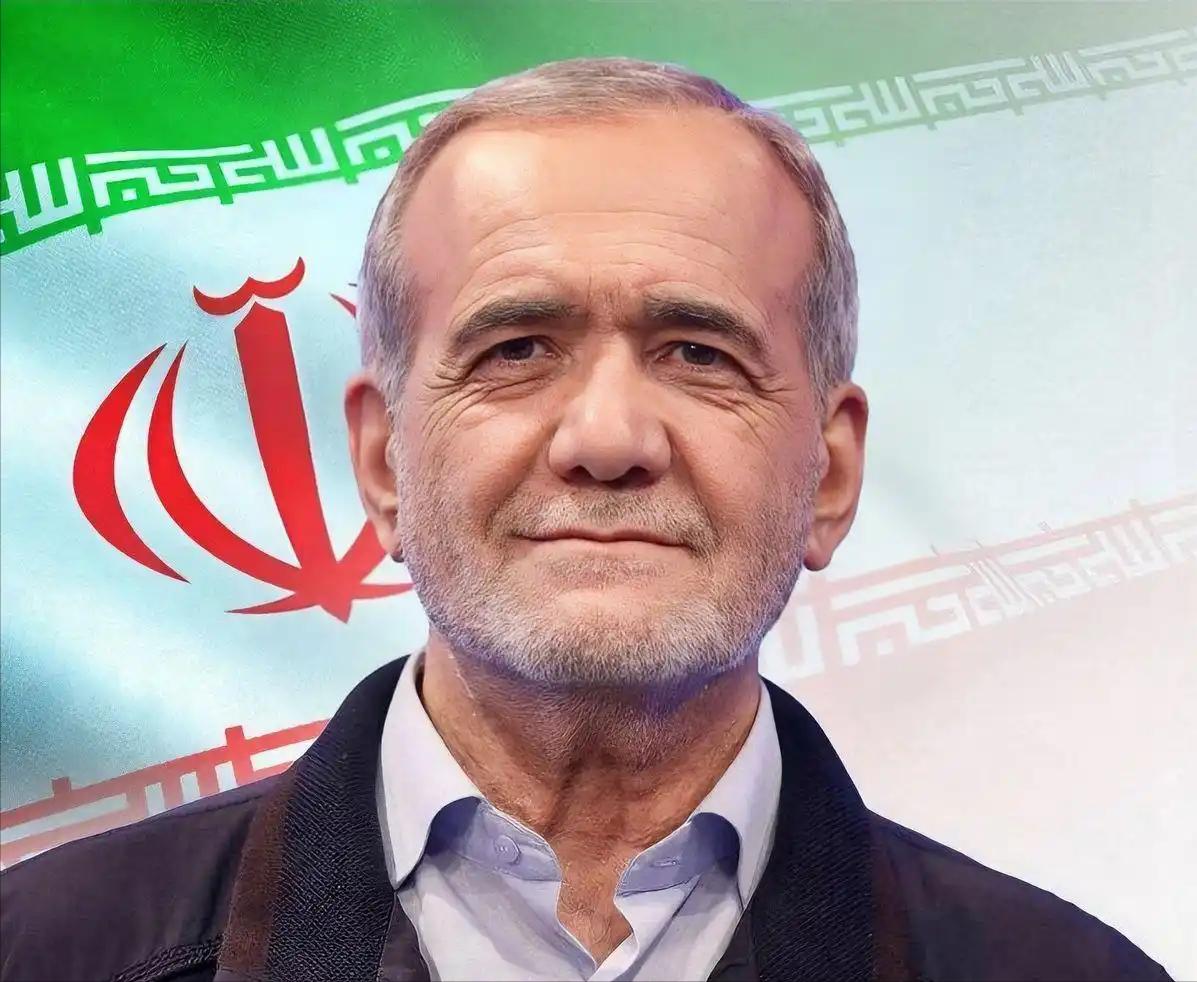 极度可笑的是，伊朗顺风顺水时，对中国防得严严实实，生怕中国分走半点利益；可被美国