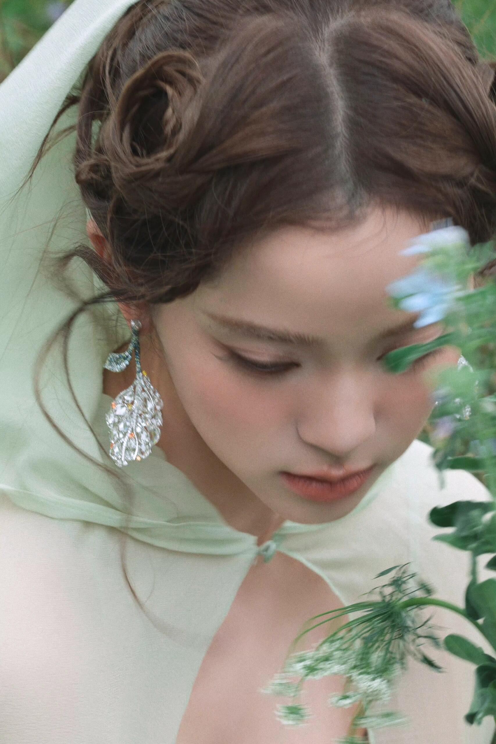 此女已经美得无法言喻了[抱一抱] ​​​