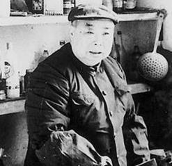 吴法宪的认罪态度比较好，再加上战争年代也确实做出过贡献，而且他的年龄也大了，身体