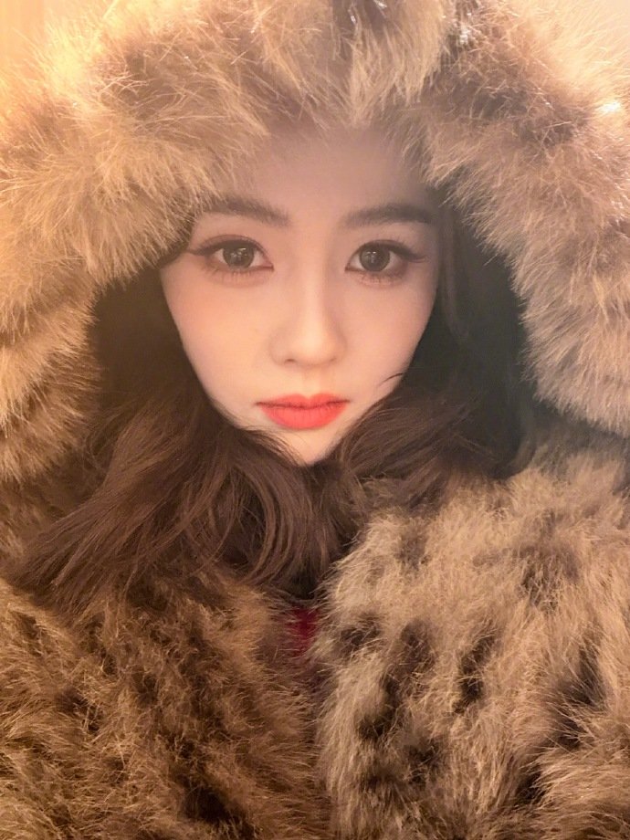 白鹿说只拍了八张随便发发 白鹿随便发发只拍了八张 白鹿说只拍了八张随便发发 