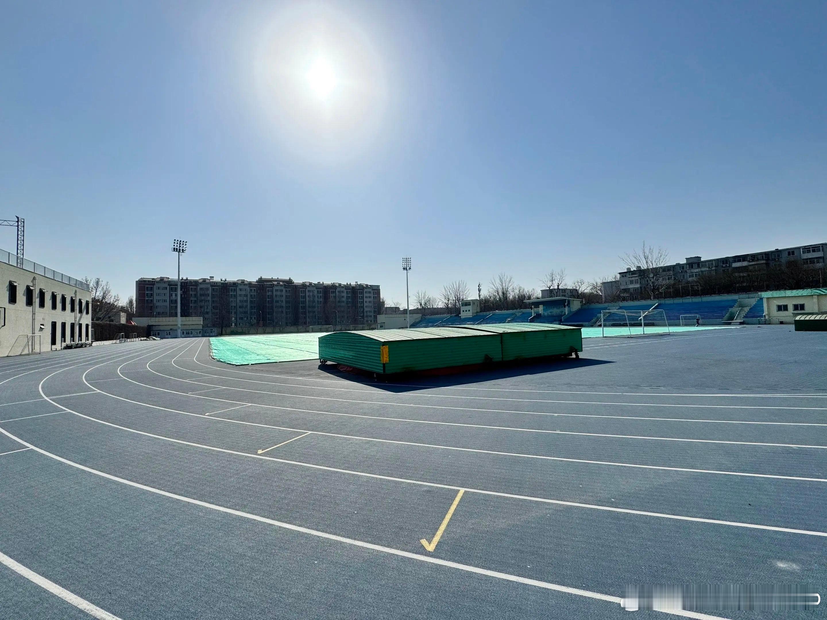 周启豪：迎春一万米，冲🦆 享受自由 长跑 冬训 