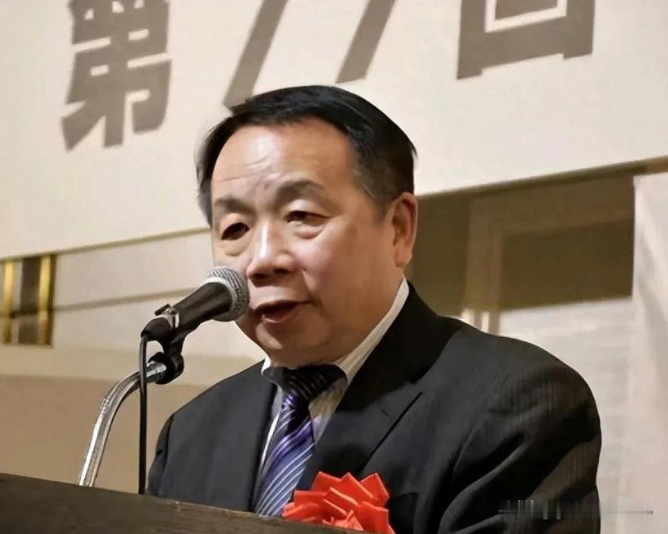 又跳出来了！8月9日，石平写道，今天是长崎原子弹爆炸日。我当然也举双手赞成“让长