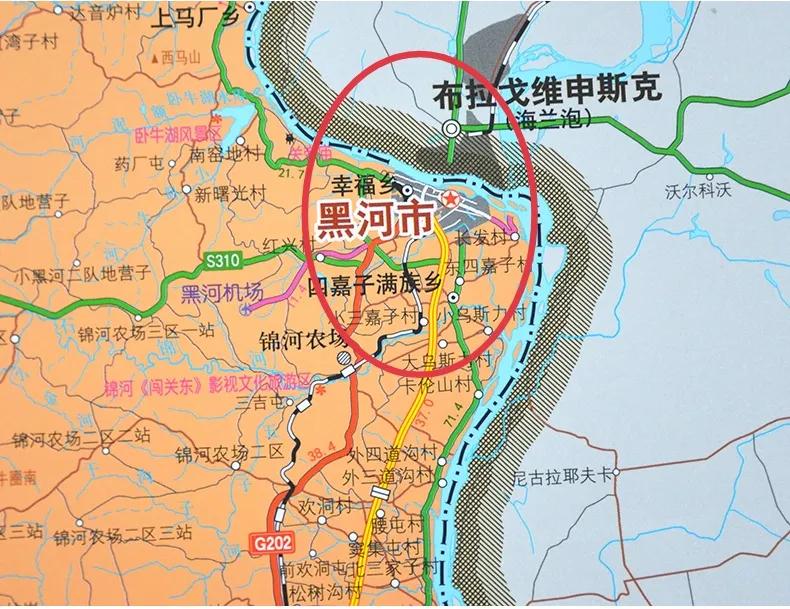 黑河市古称瑷珲，地处大兴安岭东端，小兴安岭北部，总面积68726平方千米，下1个