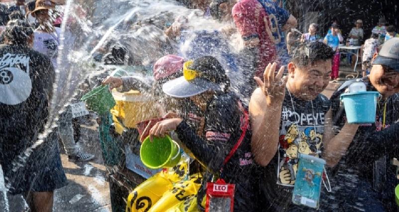 泰国元旦新年和泼水节的连假总是交通意外暴增，今年泼水节4月13日至15日，加上周