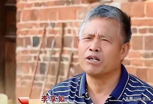 湖南，一男子丧偶后，与邻村一离婚女子结婚，一家人靠男子种地为生。一天，男子干完活